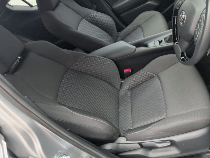 2025 Toyota C-hr