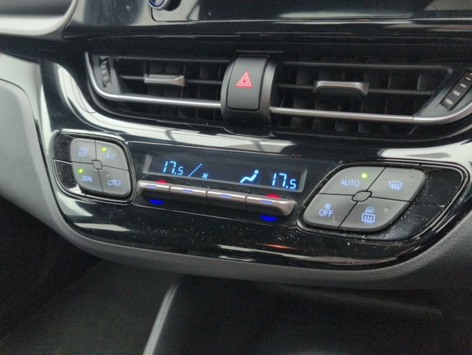 2025 Toyota C-hr