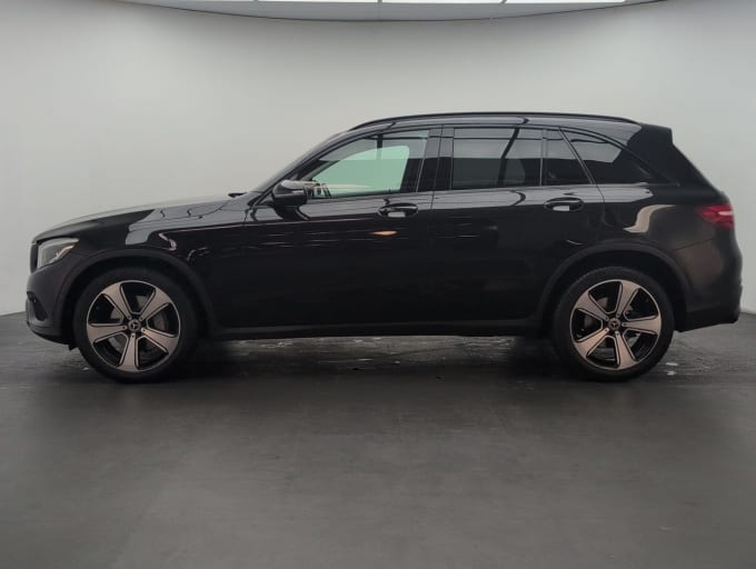 2025 Mercedes-benz Glc