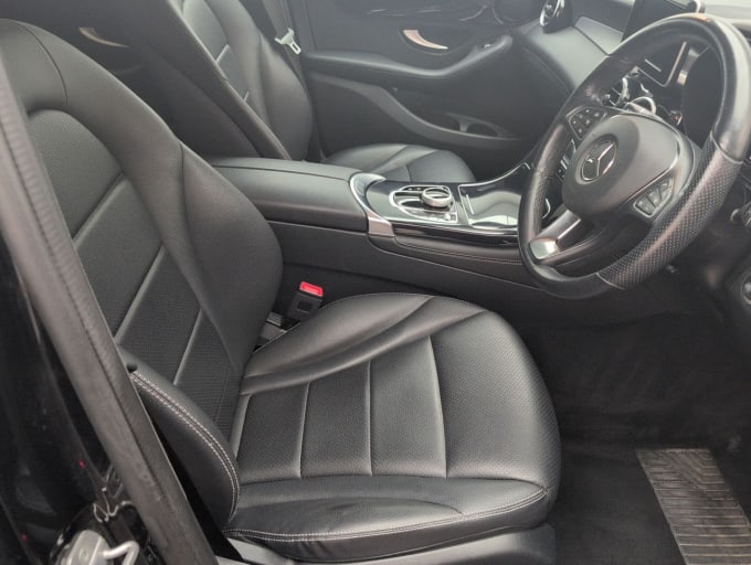 2025 Mercedes-benz Glc