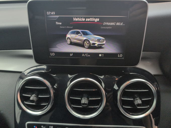 2025 Mercedes-benz Glc