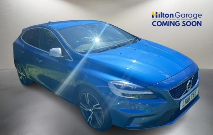 2025 Volvo V40