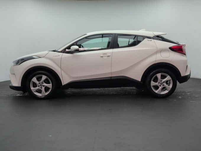 2025 Toyota C-hr