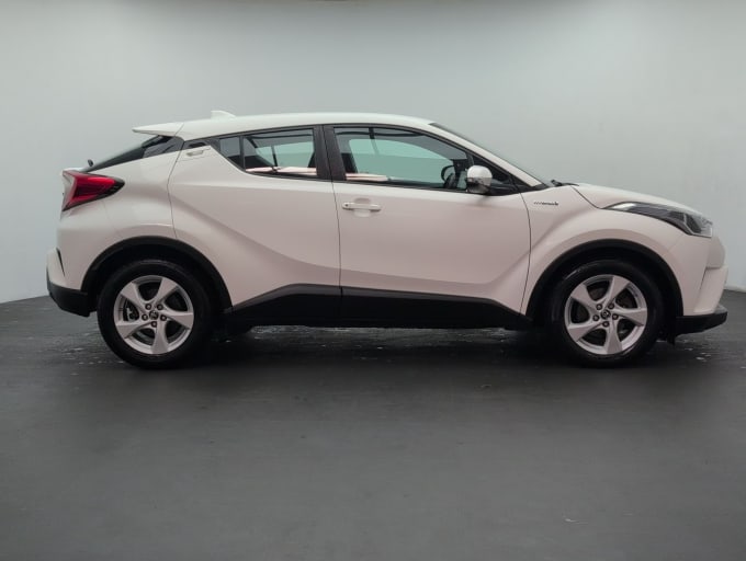 2025 Toyota C-hr