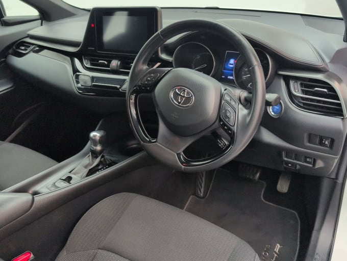 2025 Toyota C-hr