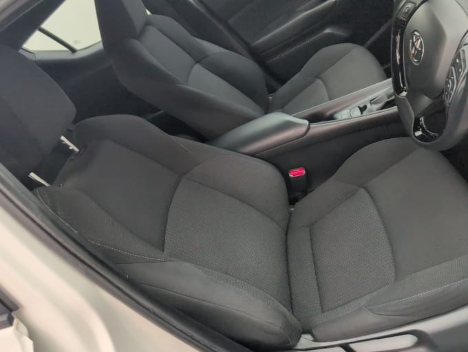 2025 Toyota C-hr