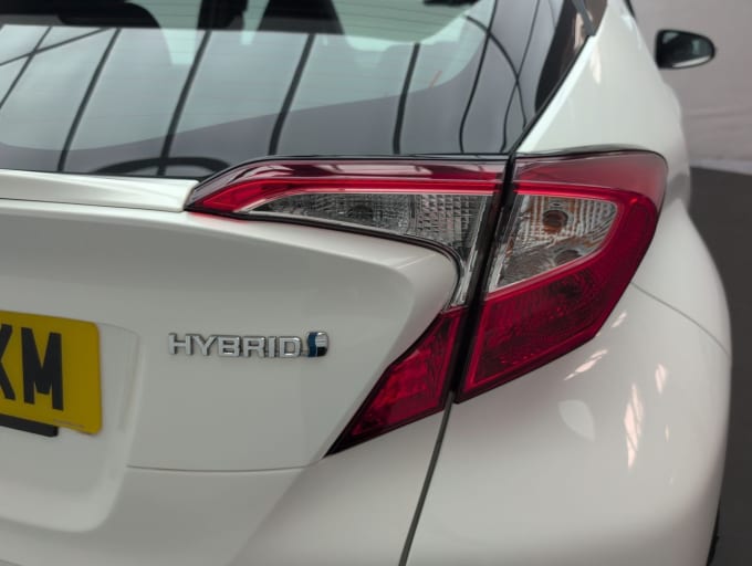 2025 Toyota C-hr