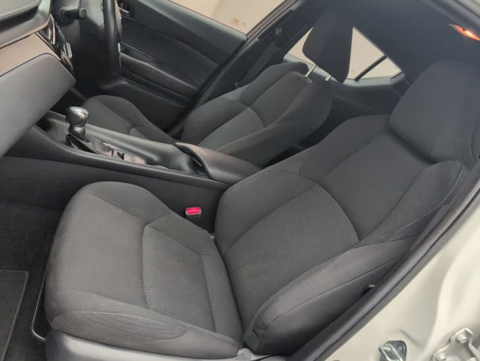 2025 Toyota C-hr
