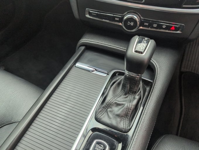 2025 Volvo S90