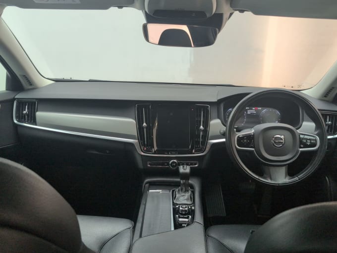 2025 Volvo S90