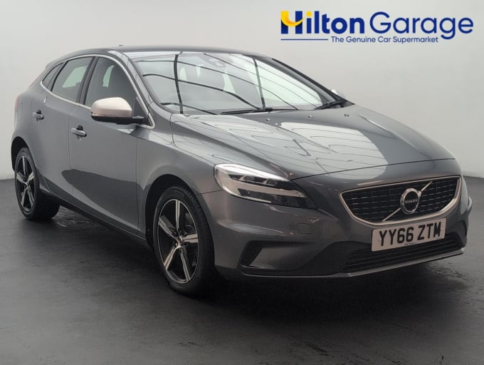 2025 Volvo V40