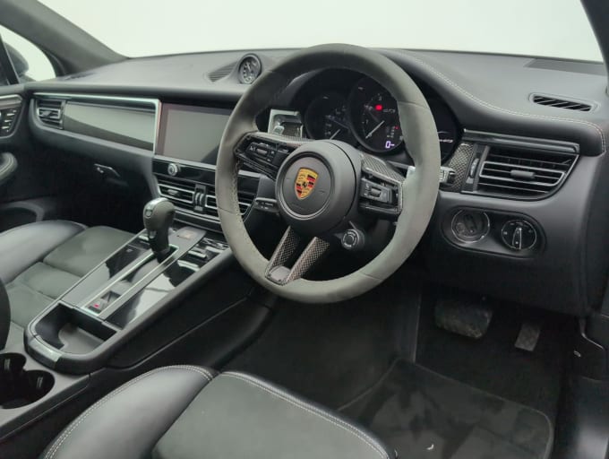 2025 Porsche Macan