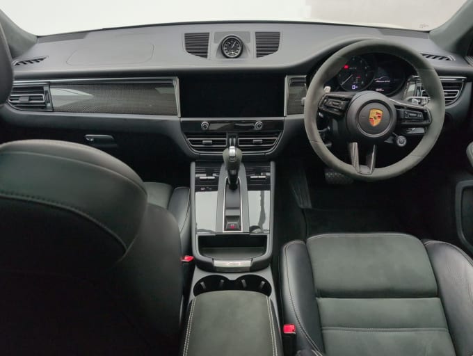 2025 Porsche Macan