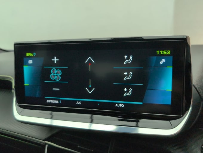2025 Peugeot E-2008