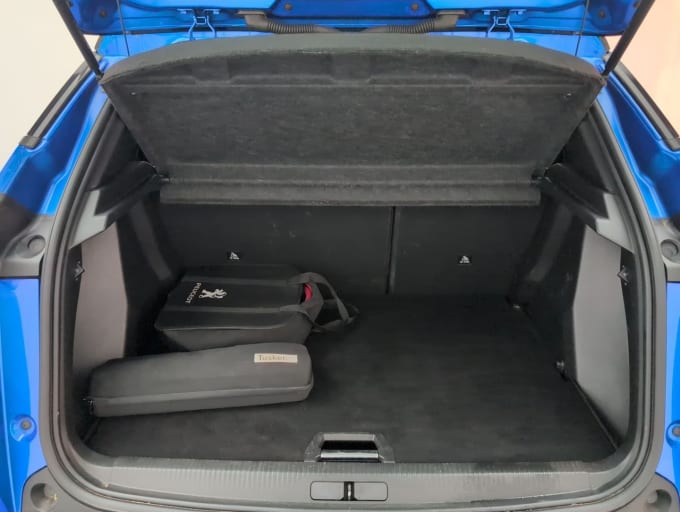 2025 Peugeot E-2008