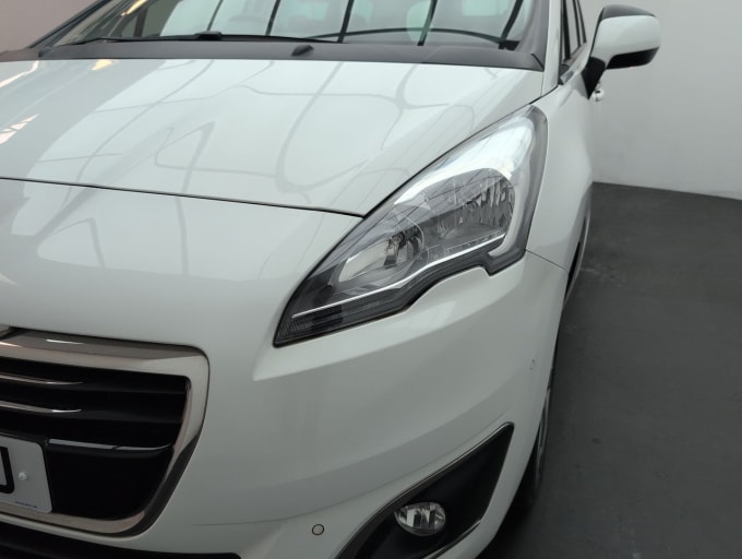2025 Peugeot 5008