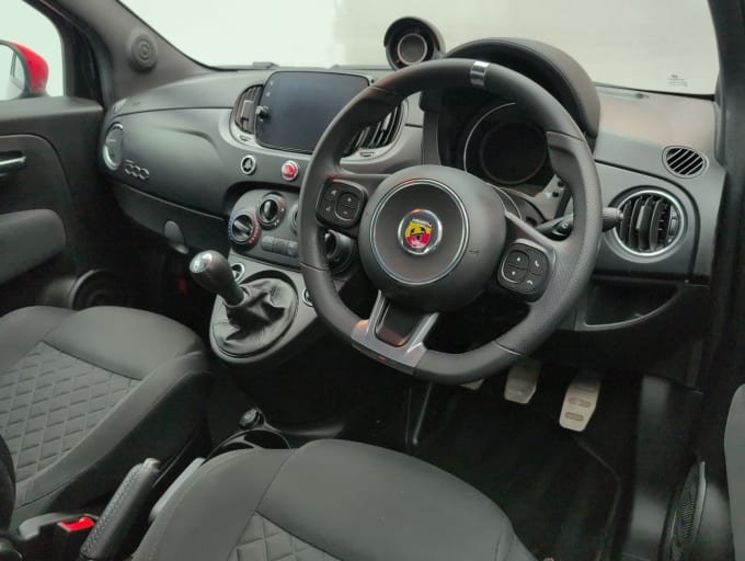 2025 Abarth 595