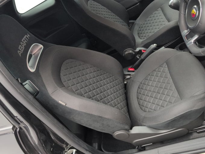 2025 Abarth 595