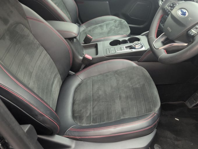 2025 Ford Kuga
