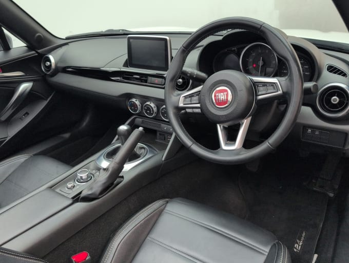 2025 Fiat 124