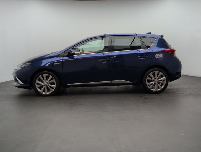 2025 Toyota Auris
