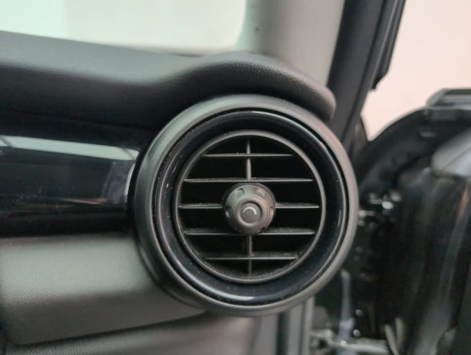 2025 Mini Hatch