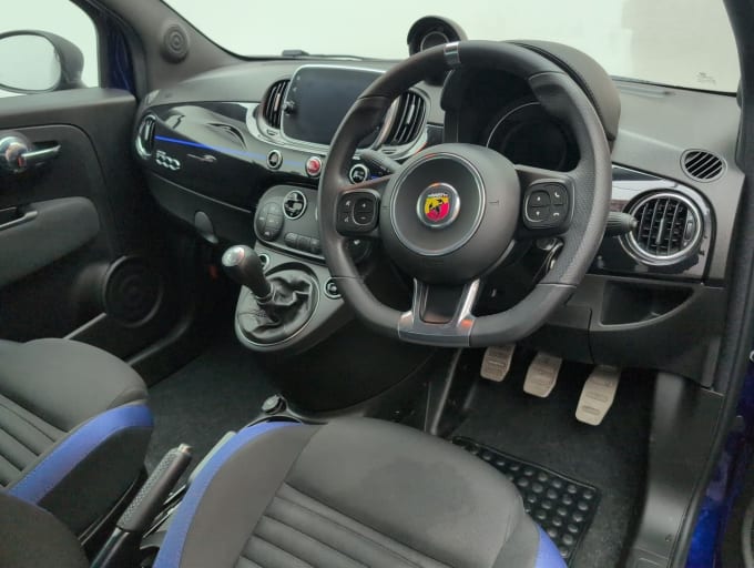 2025 Abarth 595