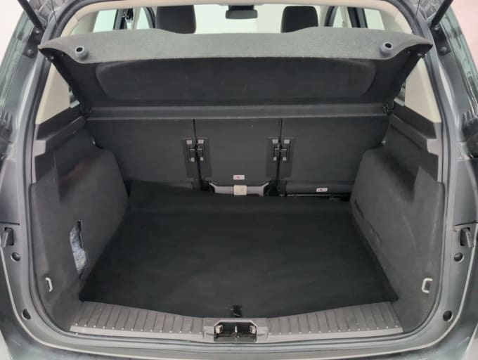 2025 Ford C-max