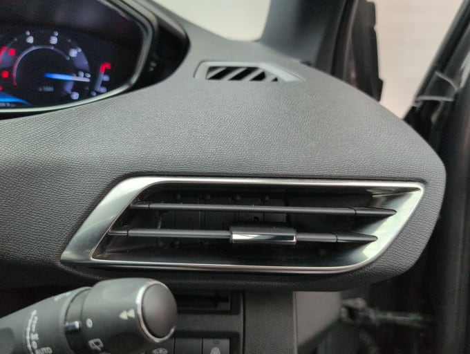 2025 Peugeot 3008