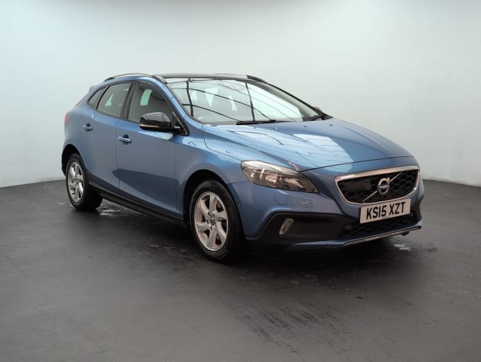 2025 Volvo V40 Cross Country