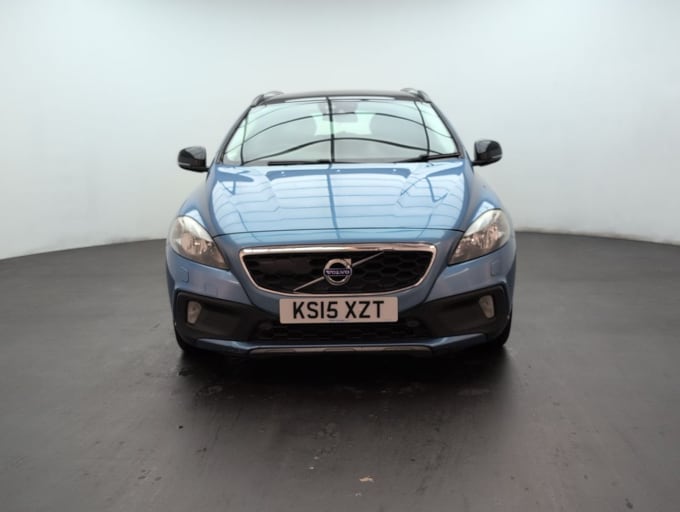 2025 Volvo V40 Cross Country