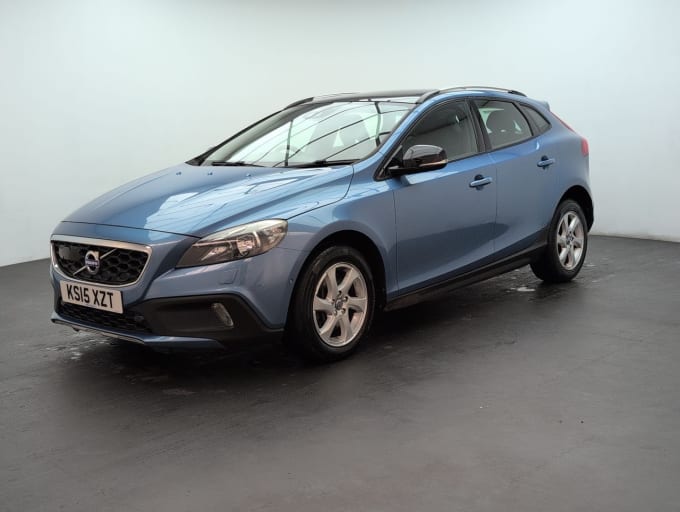 2025 Volvo V40 Cross Country