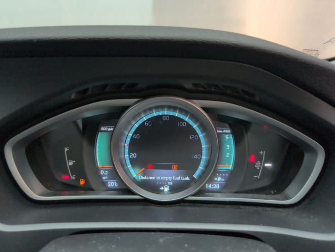 2025 Volvo V40 Cross Country