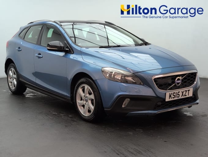 2025 Volvo V40 Cross Country