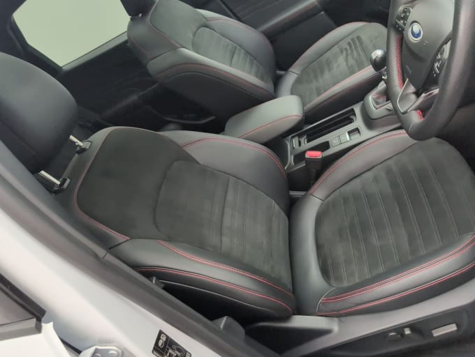 2025 Ford Kuga
