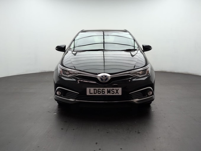 2025 Toyota Auris