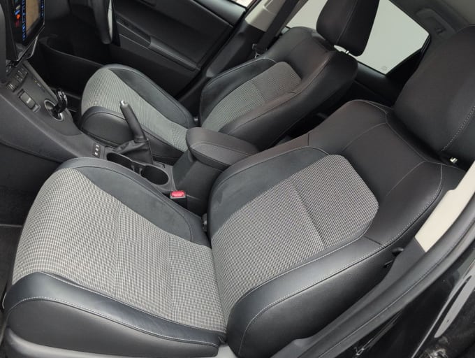 2025 Toyota Auris