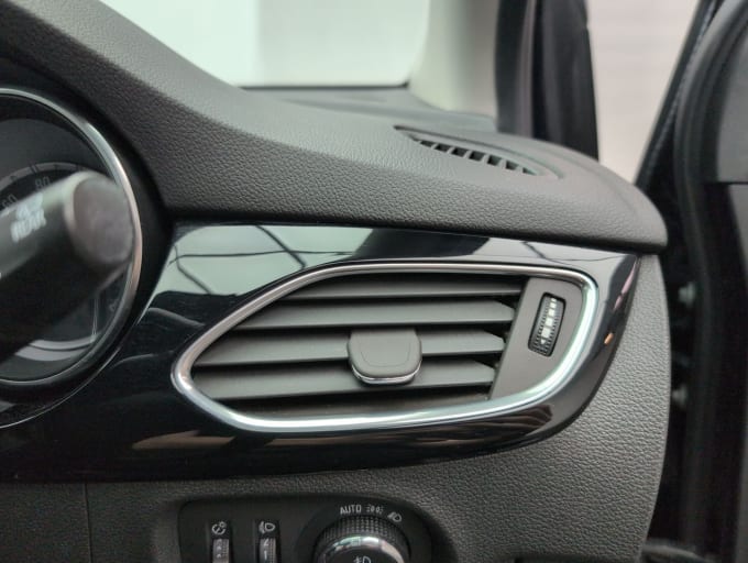 2025 Vauxhall Astra