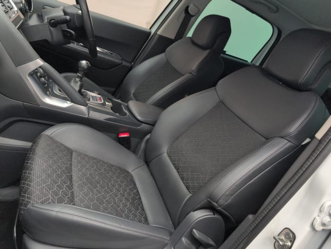 2025 Peugeot 3008