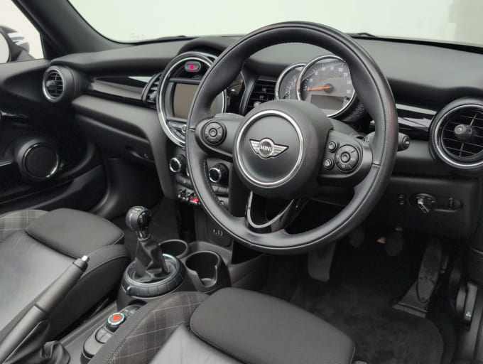 2025 Mini Convertible