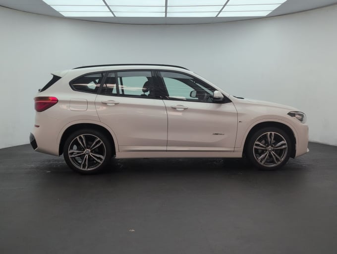 2025 BMW X1