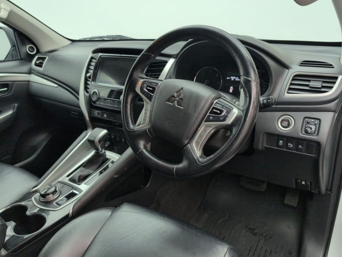 2025 Mitsubishi Shogun Sport