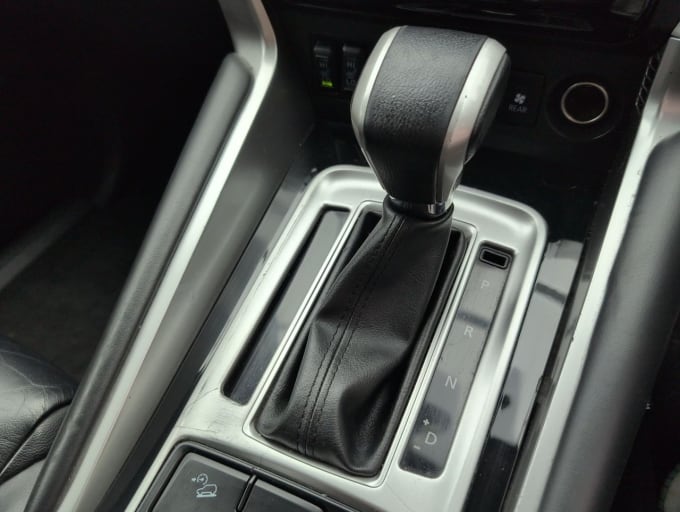 2025 Mitsubishi Shogun Sport
