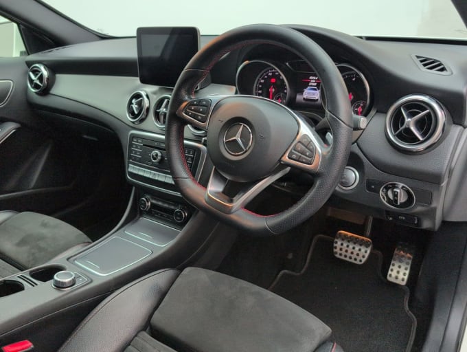 2025 Mercedes-benz 180