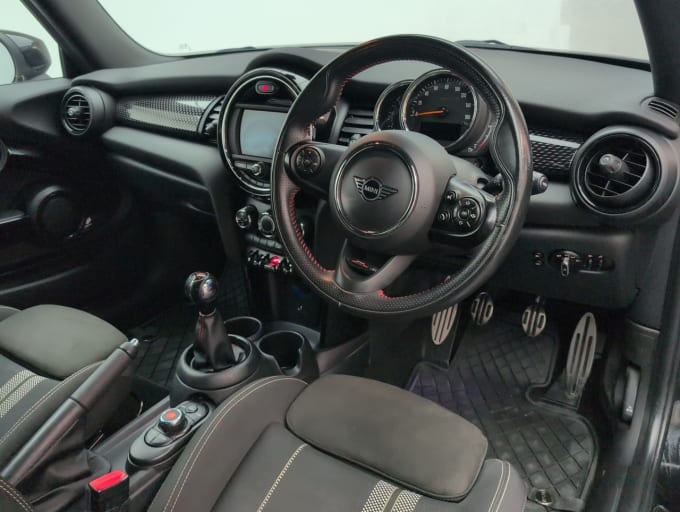 2025 Mini Hatch