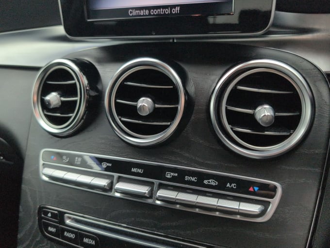 2025 Mercedes-benz Glc