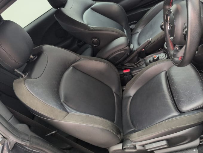 2025 Mini Hatch