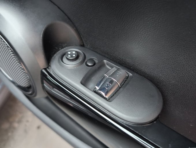 2025 Mini Hatch