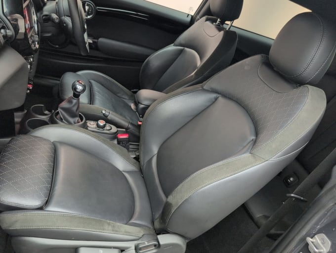 2025 Mini Hatch