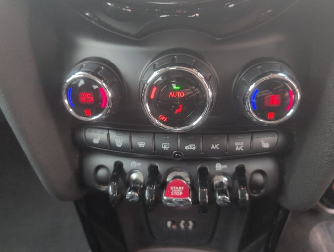 2025 Mini Hatch